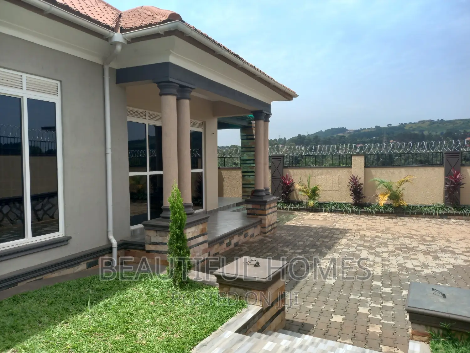 Furnished 4bdrm Bungalow in Kitende, Ssabagabo-Makindye for sale in Ssabagabo-Makindye