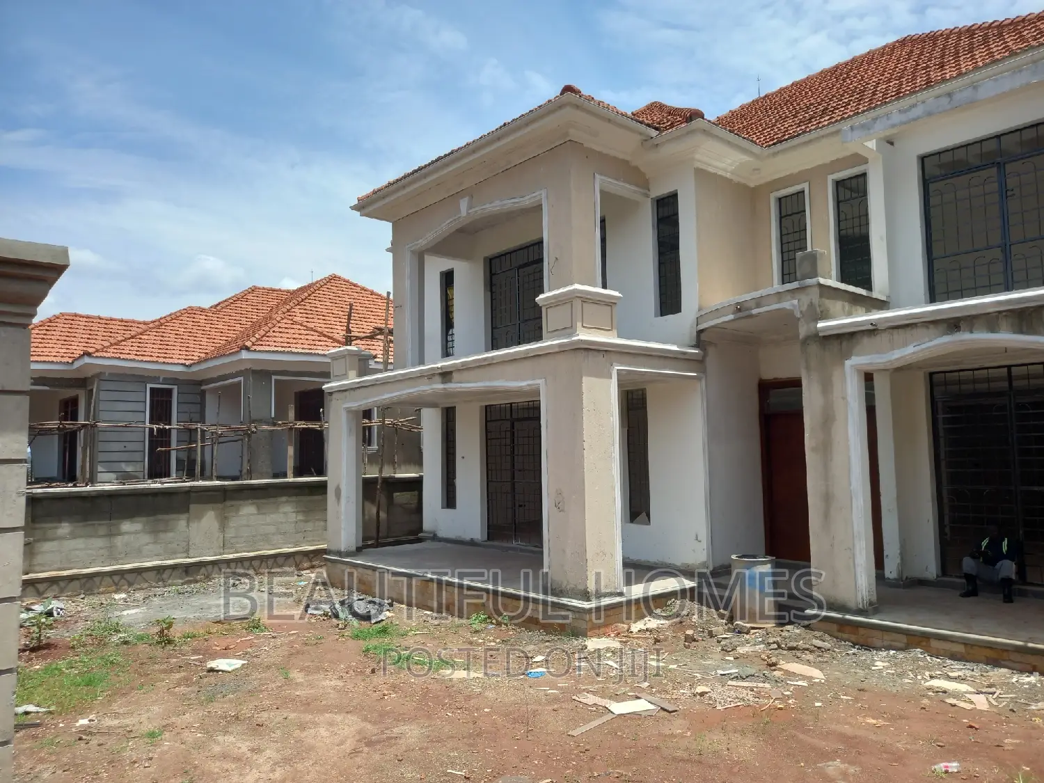 Furnished 5bdrm Duplex in Kitende, Ssabagabo-Makindye for sale in Ssabagabo-Makindye