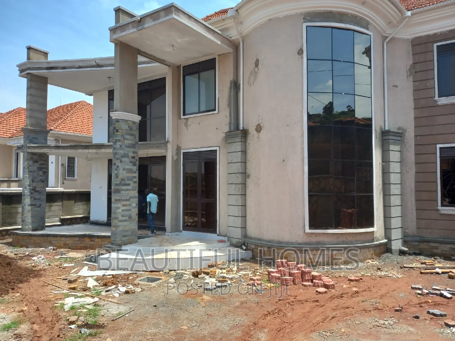 Furnished 5bdrm Duplex in Kitende, Ssabagabo-Makindye for sale in Ssabagabo-Makindye