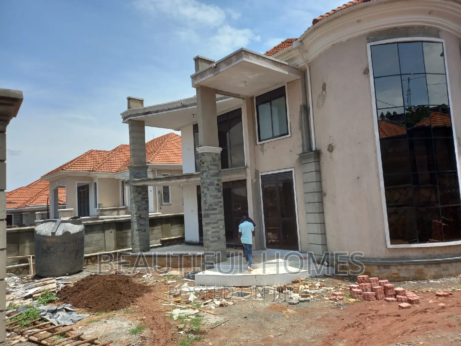 Furnished 5bdrm Duplex in Kitende, Ssabagabo-Makindye for sale in Ssabagabo-Makindye
