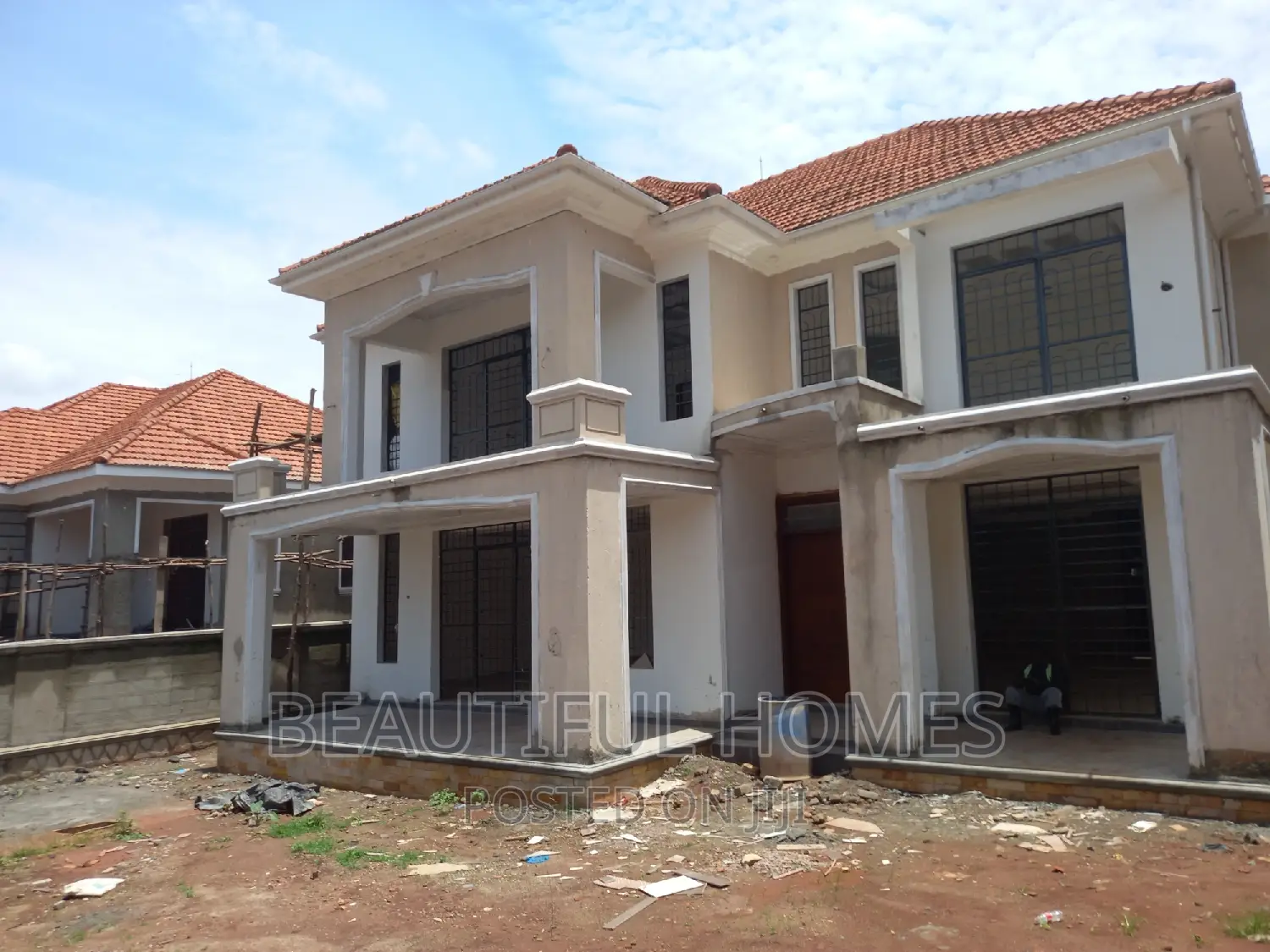 Furnished 5bdrm Duplex in Kitende, Ssabagabo-Makindye for sale in Ssabagabo-Makindye