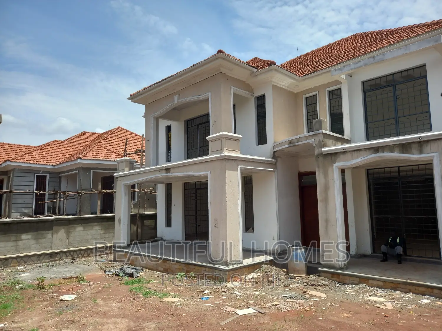 Furnished 5bdrm Duplex in Kitende, Ssabagabo-Makindye for sale in Ssabagabo-Makindye