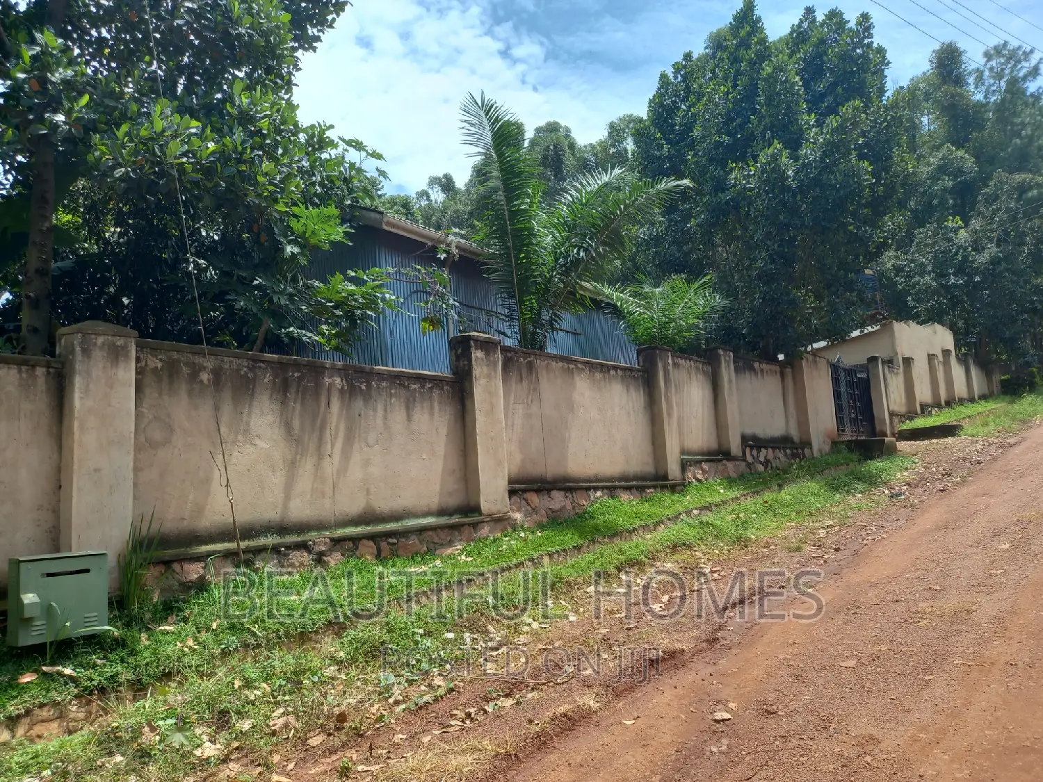 Kitende One Acre for Sale in Ssabagabo-Makindye