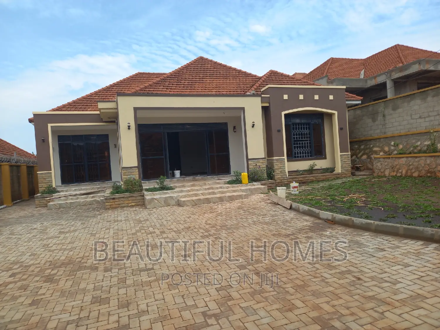 Furnished 5bdrm House in Bwebajja Entebbe, Central Division for sale in Central Division