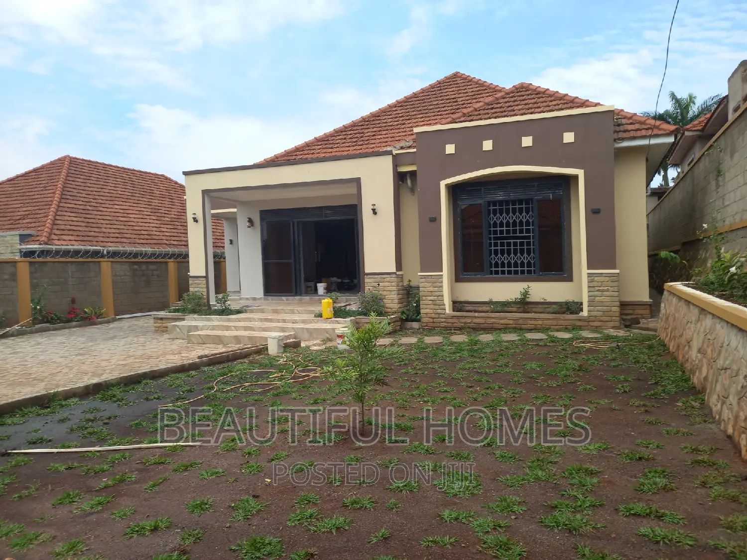 Furnished 5bdrm Bungalow in Bwebajja Akright, Ssisa for sale in Ssisa