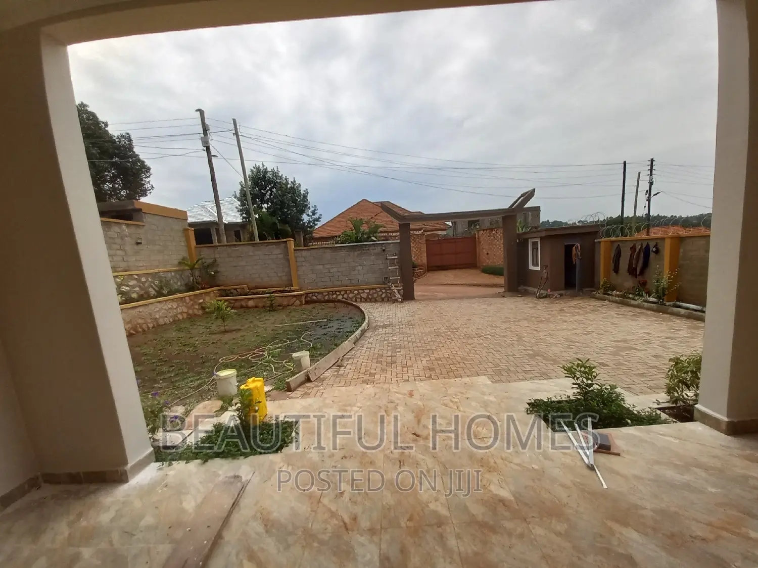 Furnished 5bdrm Bungalow in Bwebajja Akright, Ssisa for sale in Ssisa