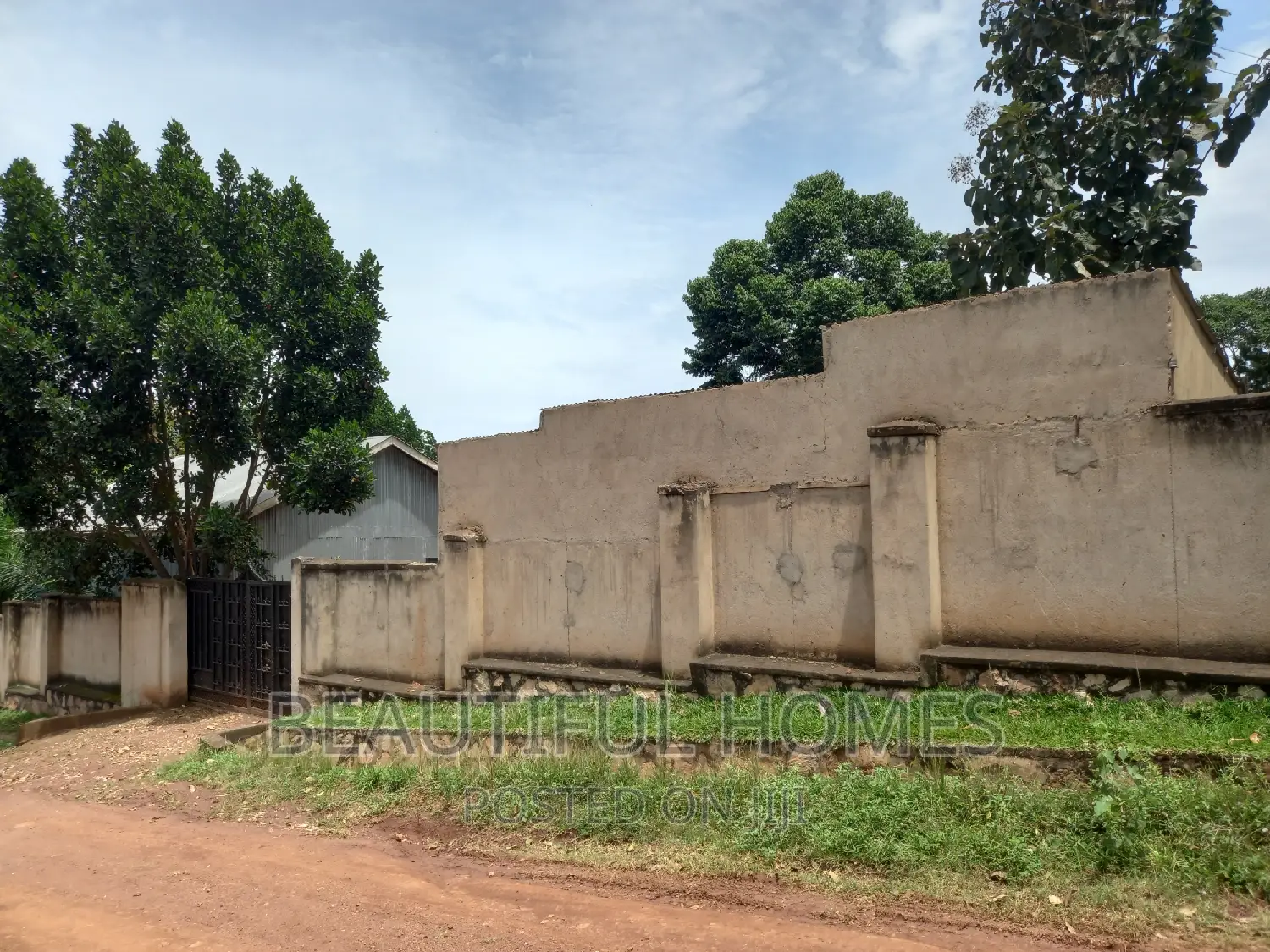 Kitende One Acre With Hillview on Sale in Ssisa