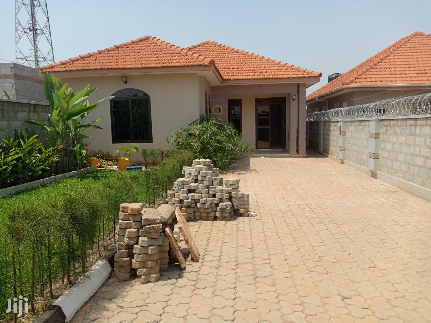 Najera Magical Beauty on This Nice Home for Quick Sell in Kampala