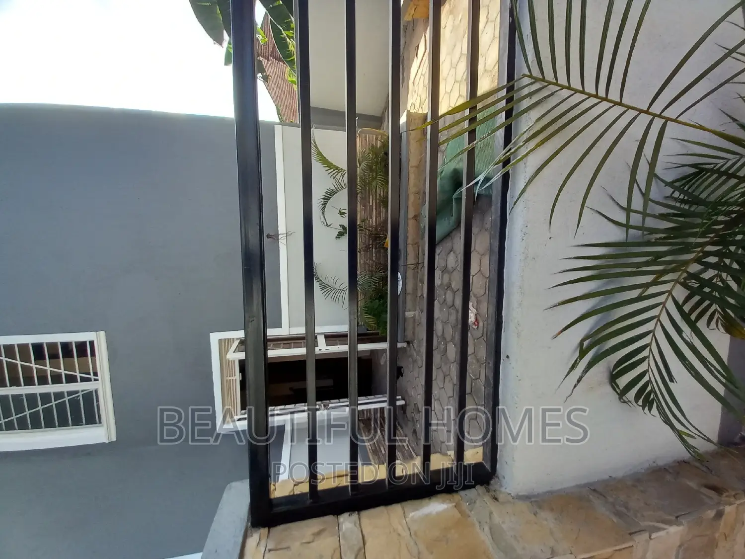 Furnished 4bdrm Duplex in Kira Corporate On for sale in Kira