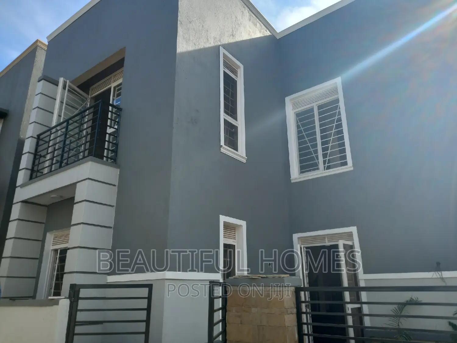 Furnished 4bdrm Duplex in Kira Corporate On for sale in Kira