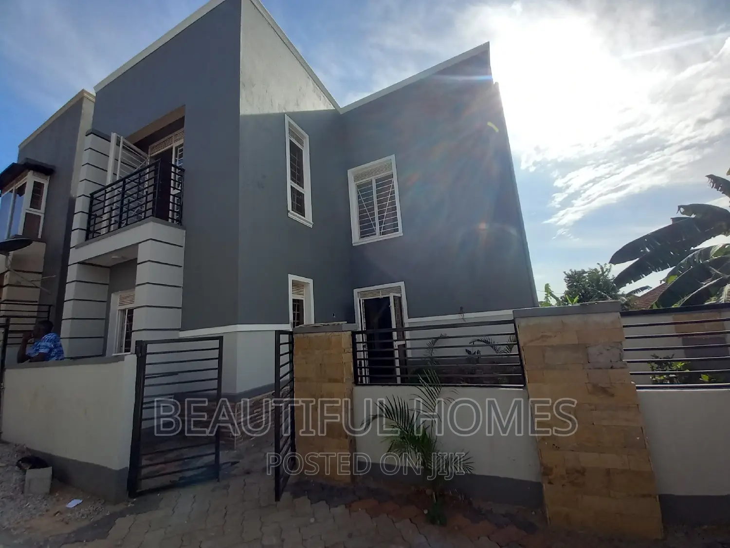 Furnished 4bdrm Duplex in Kira Corporate On for sale in Kira