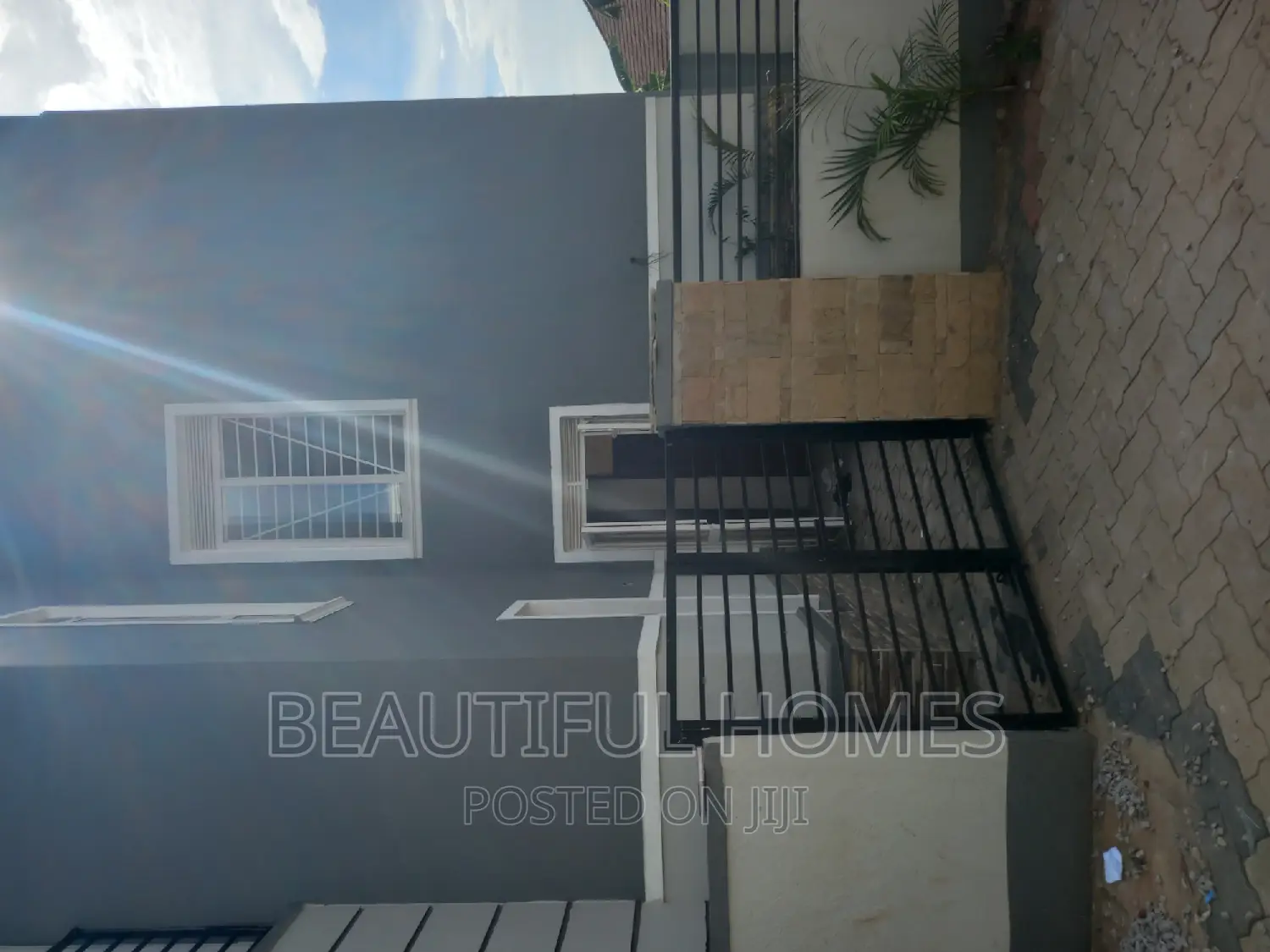 Furnished 4bdrm Duplex in Kira Corporate On for sale in Kira