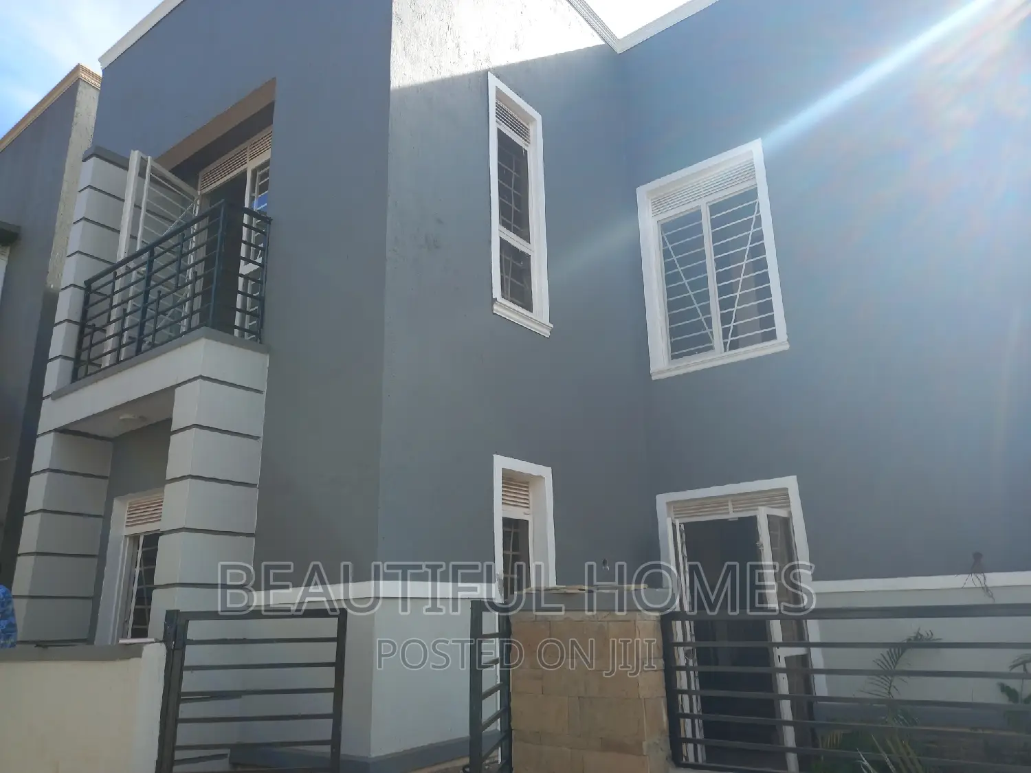 Furnished 4bdrm Duplex in Kira Corporate On for sale in Kira