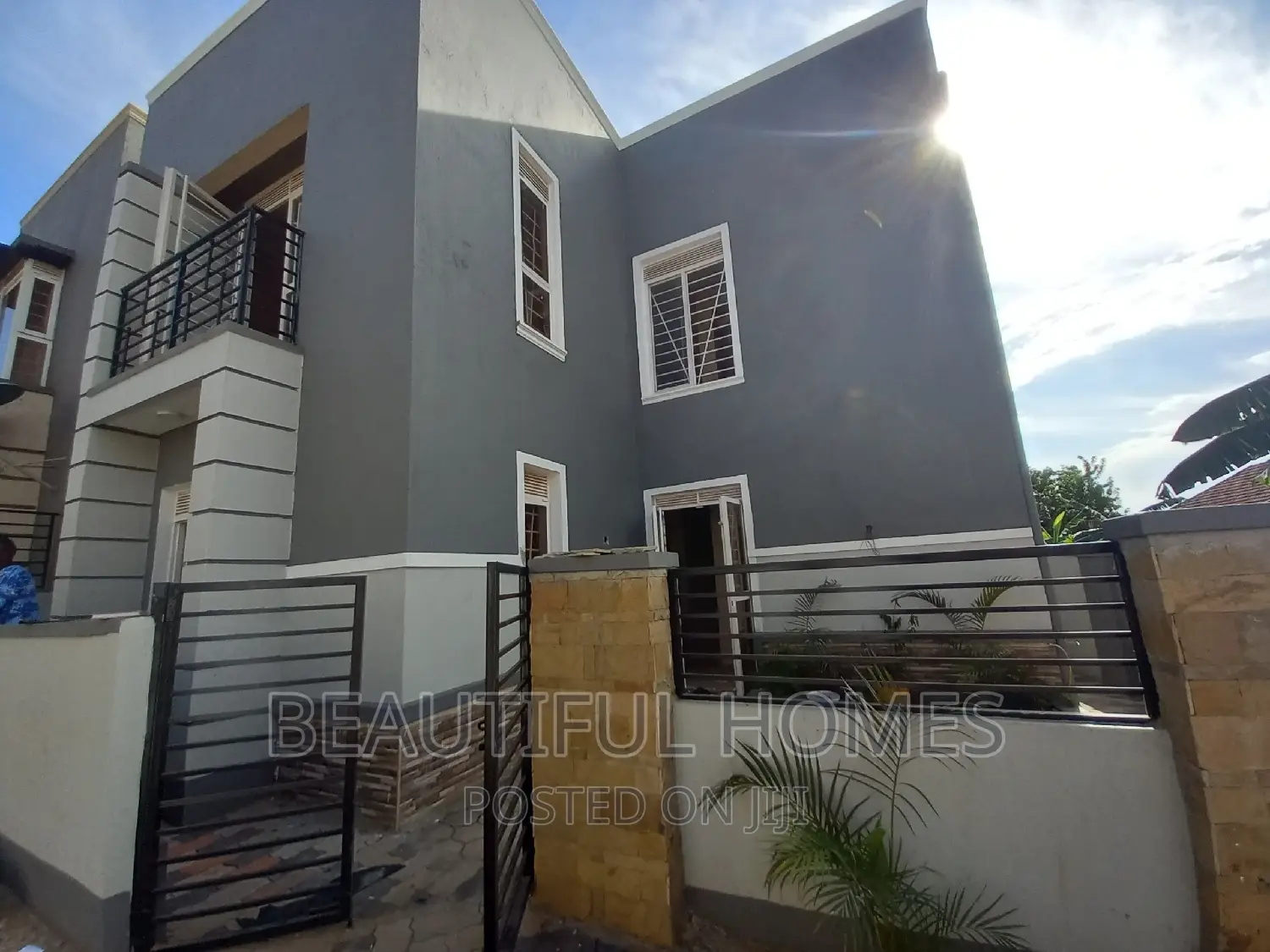 Furnished 4bdrm Maisonette in Kira Very Corporate for sale in Kira
