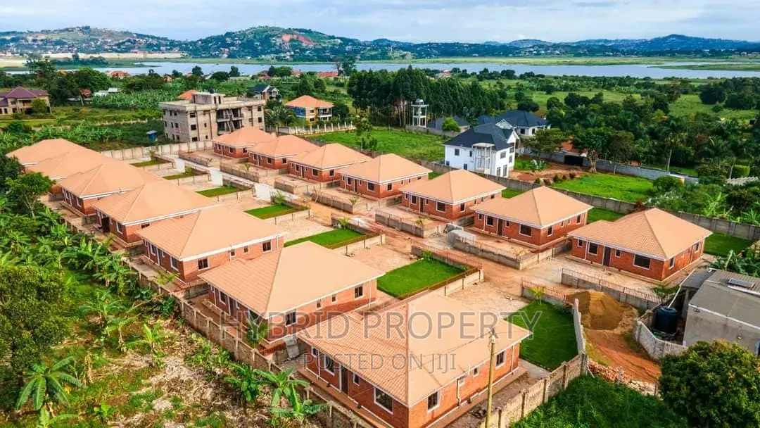 20bdrm Apartment in Bwerenga Along, Katabi for sale in Katabi
