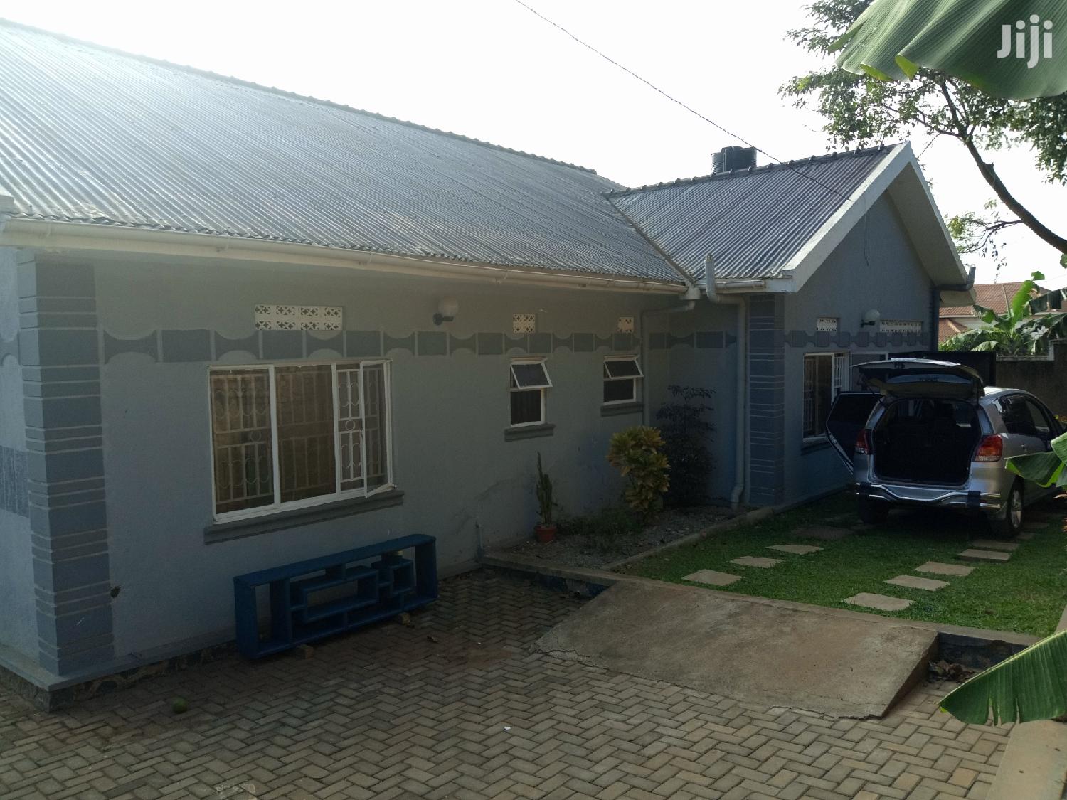 Kirinya Near the Tarmack House on Sale in Kampala
