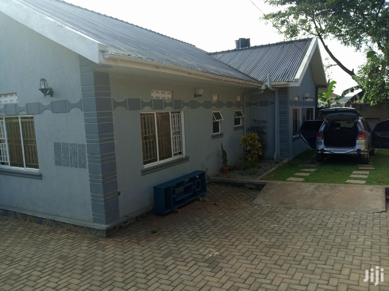 Kirinya Near the Tarmack House on Sale in Kampala