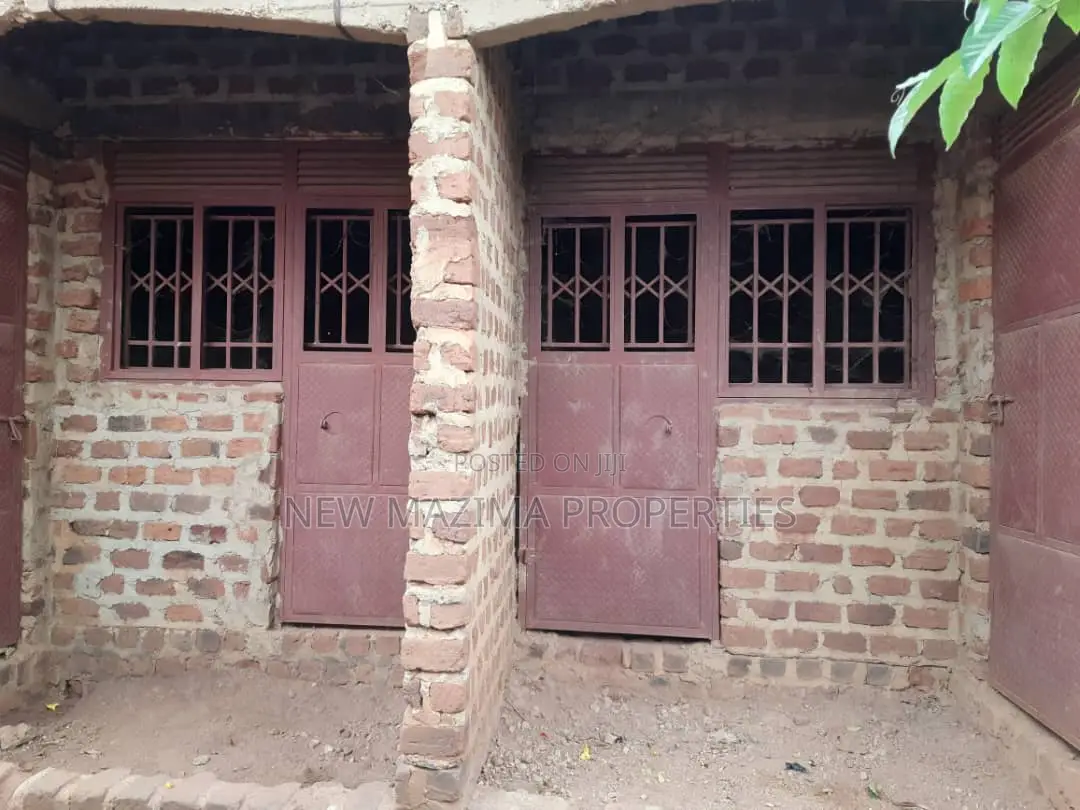 2bdrm House in After Munyonyo, Division A for sale in Division A