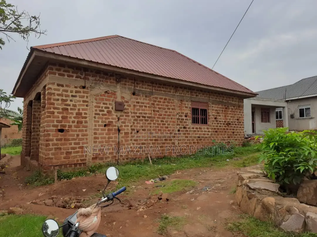 2bdrm House in After Munyonyo, Division A for sale in Division A