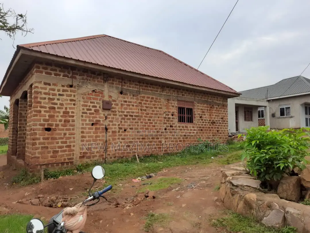 2bdrm House in After Munyonyo, Division A for sale in Division A