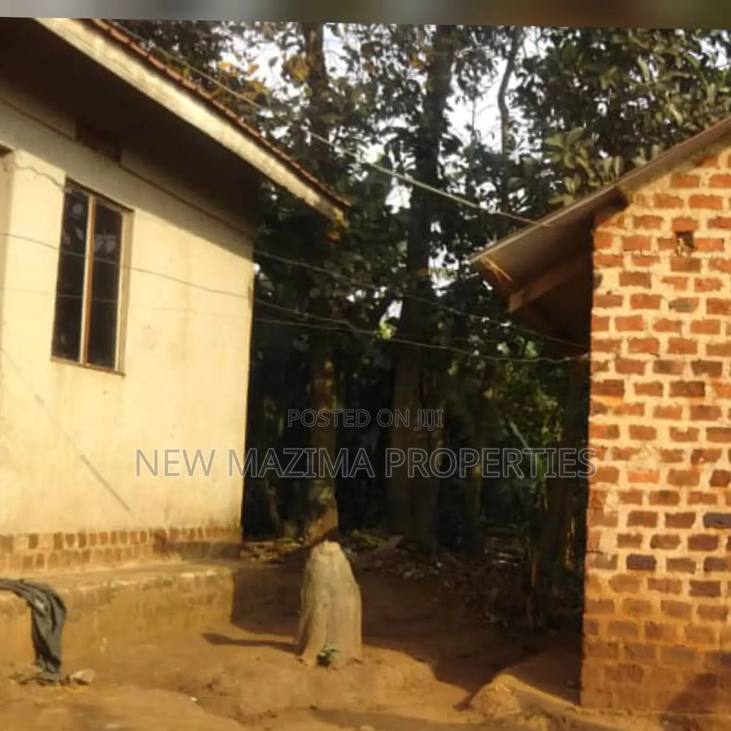 5bdrm House in Kasenge Seguku, Division A for sale in Division A