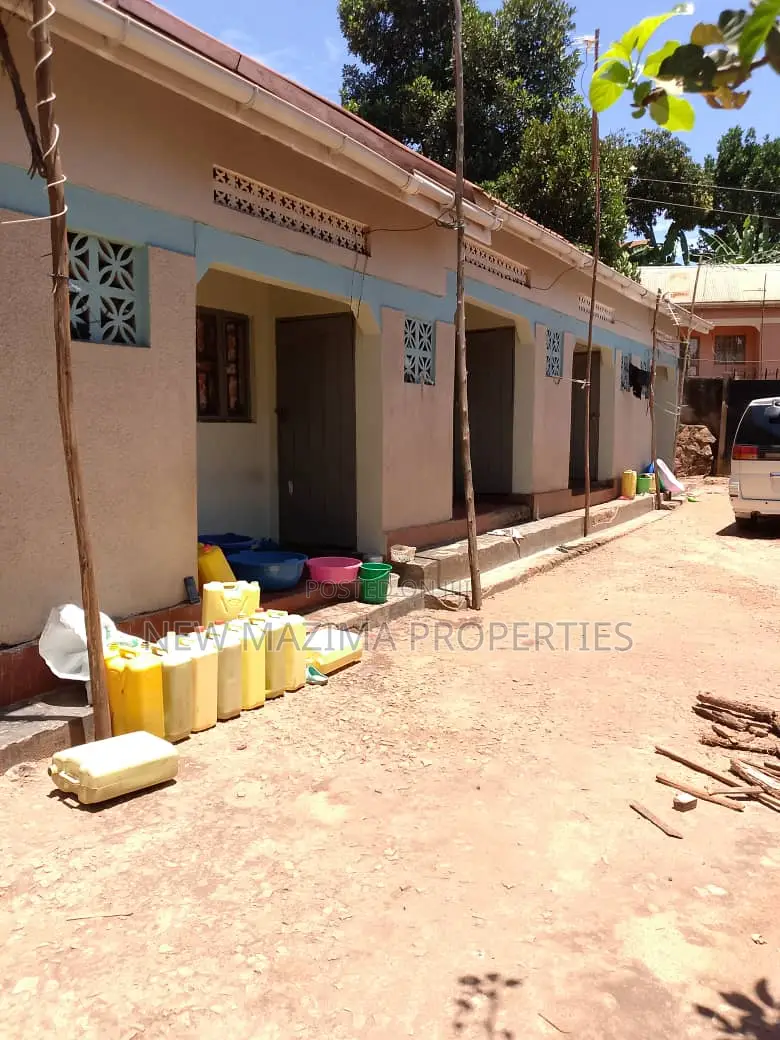 5bdrm House in Makindye Boston, Division A for sale in Division A