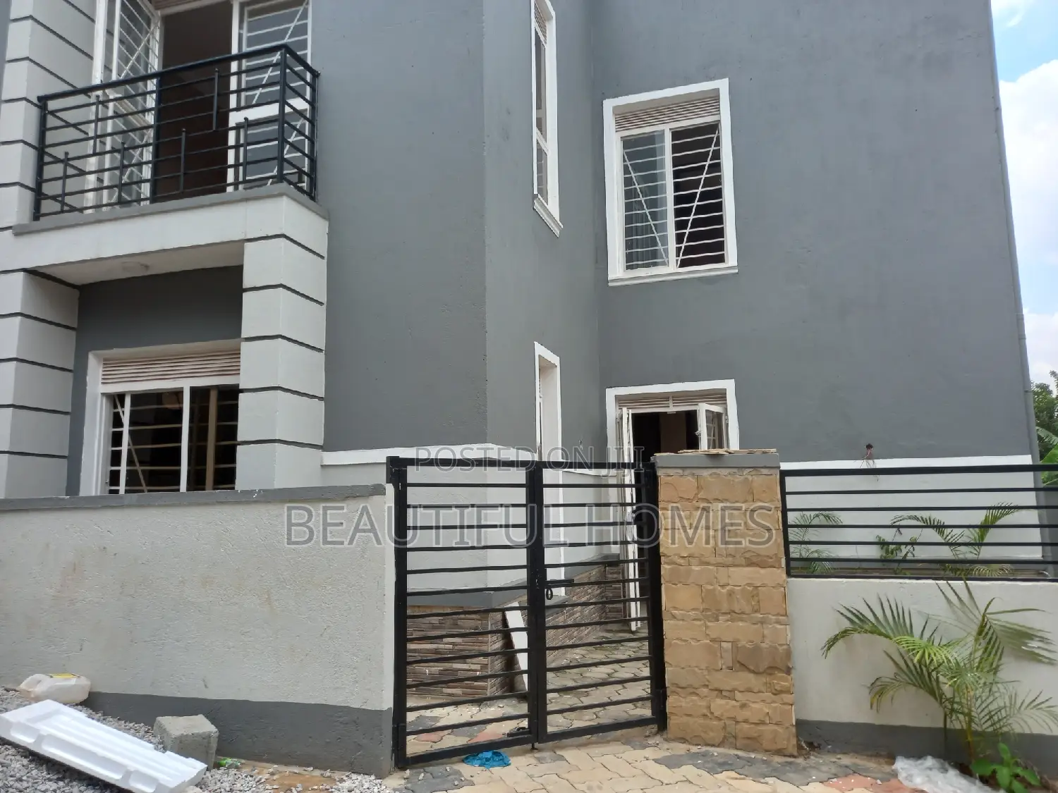 Furnished 4bdrm Duplex in Kira Tarmacked for sale in Kira