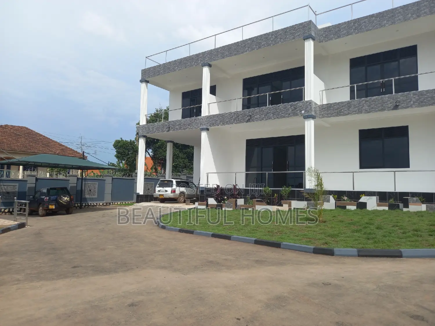 Furnished 6bdrm Duplex in Buwate, Kira for sale in Kira