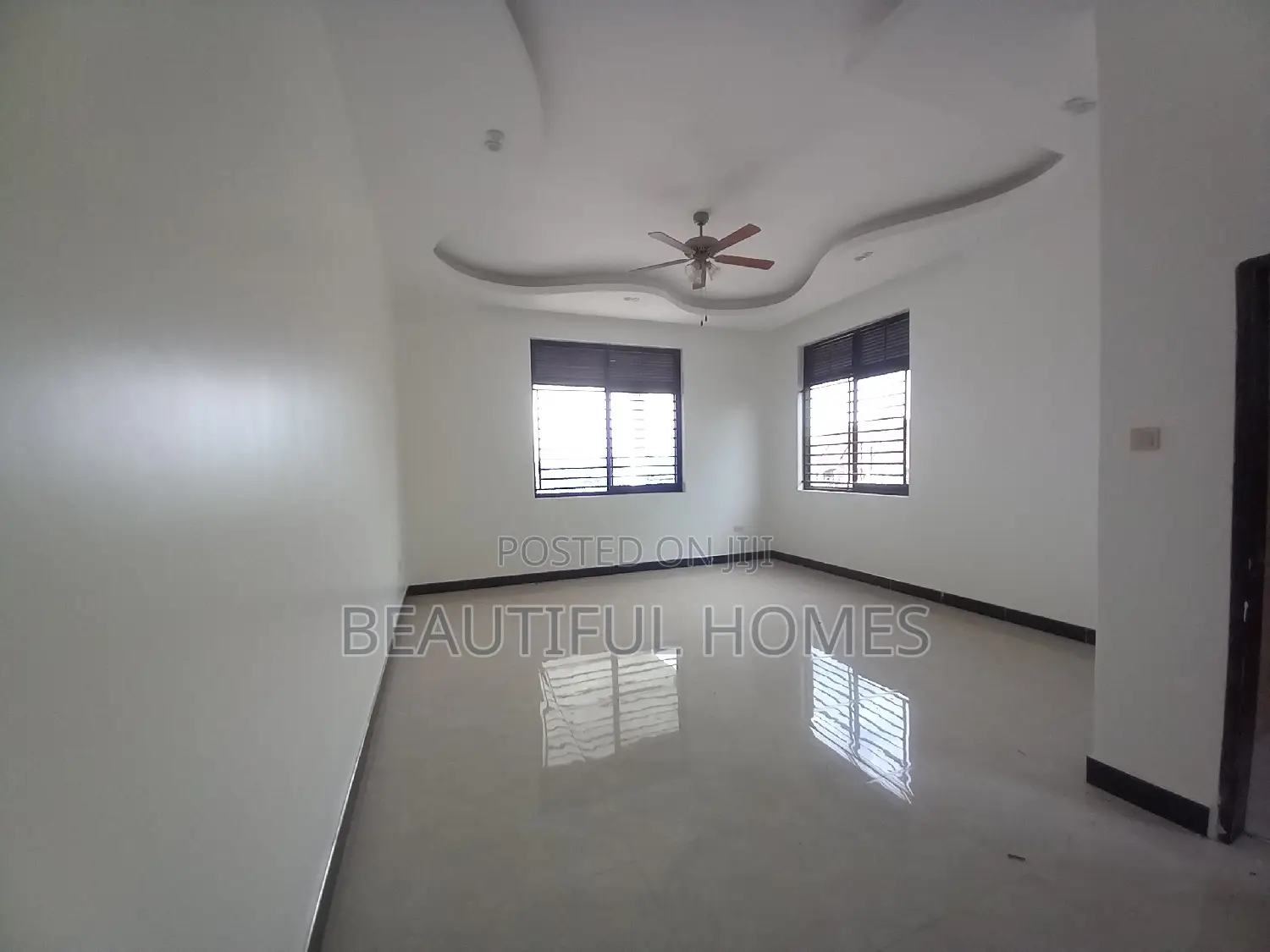 Furnished 6bdrm Mansion in Buwate Tarmack, Kira for sale in Kira