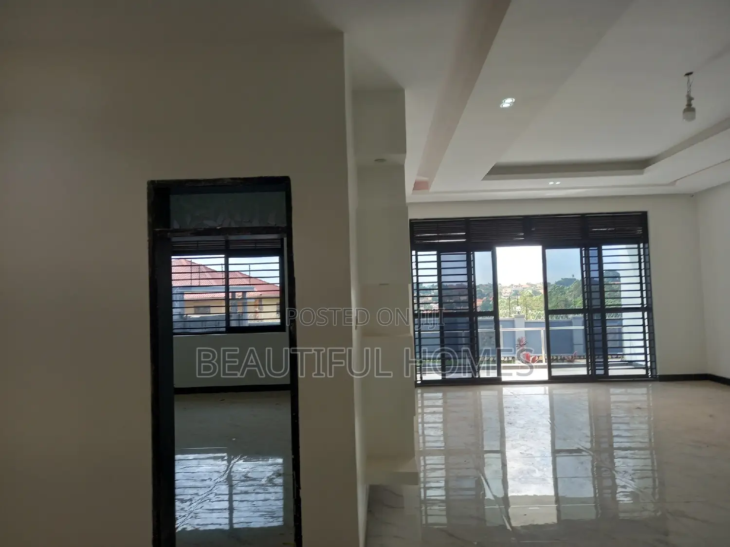 Furnished 6bdrm Mansion in Buwate Tarmack, Kira for sale in Kira
