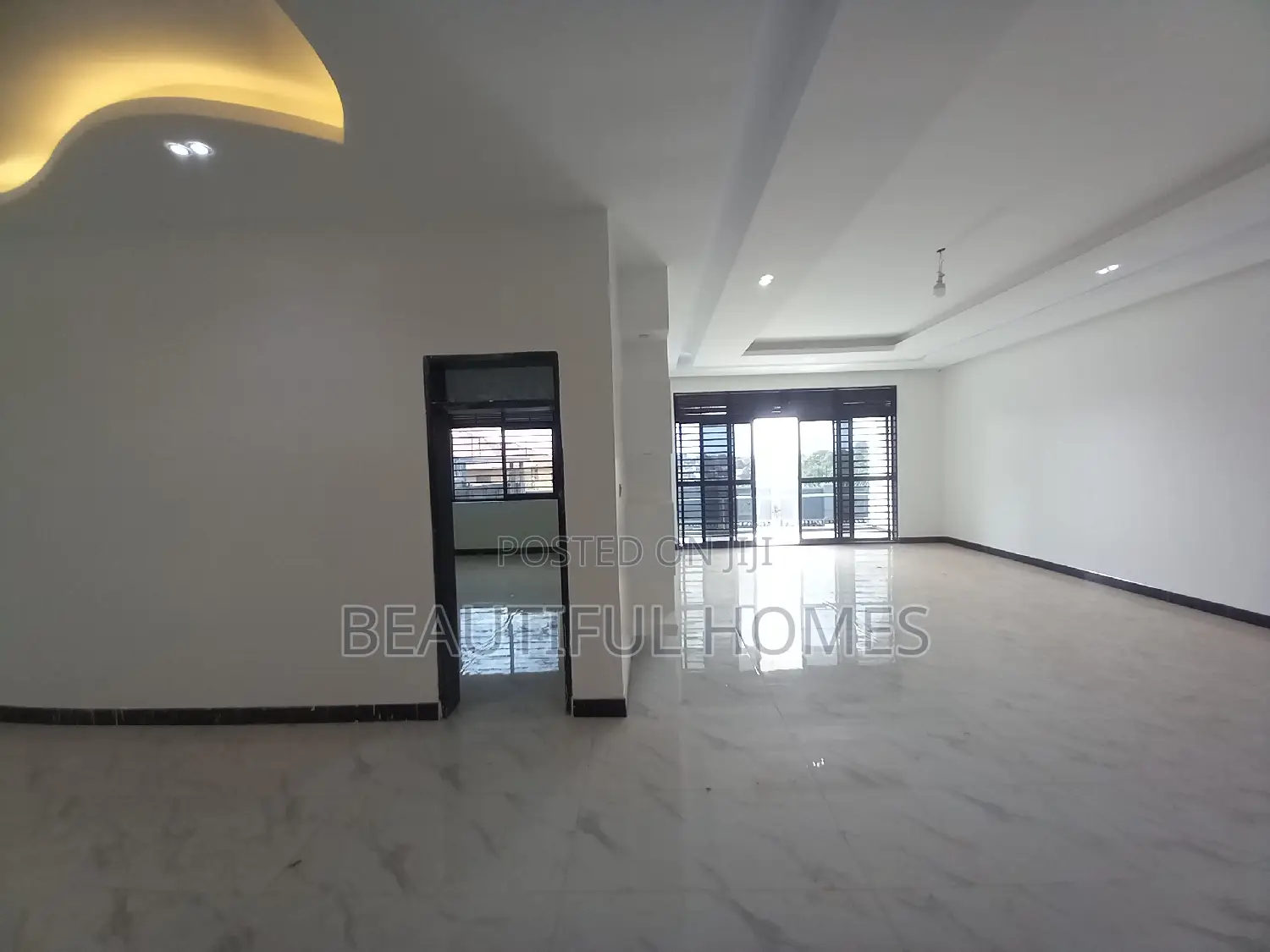 Furnished 6bdrm Mansion in Buwate, Kira for sale in Kira