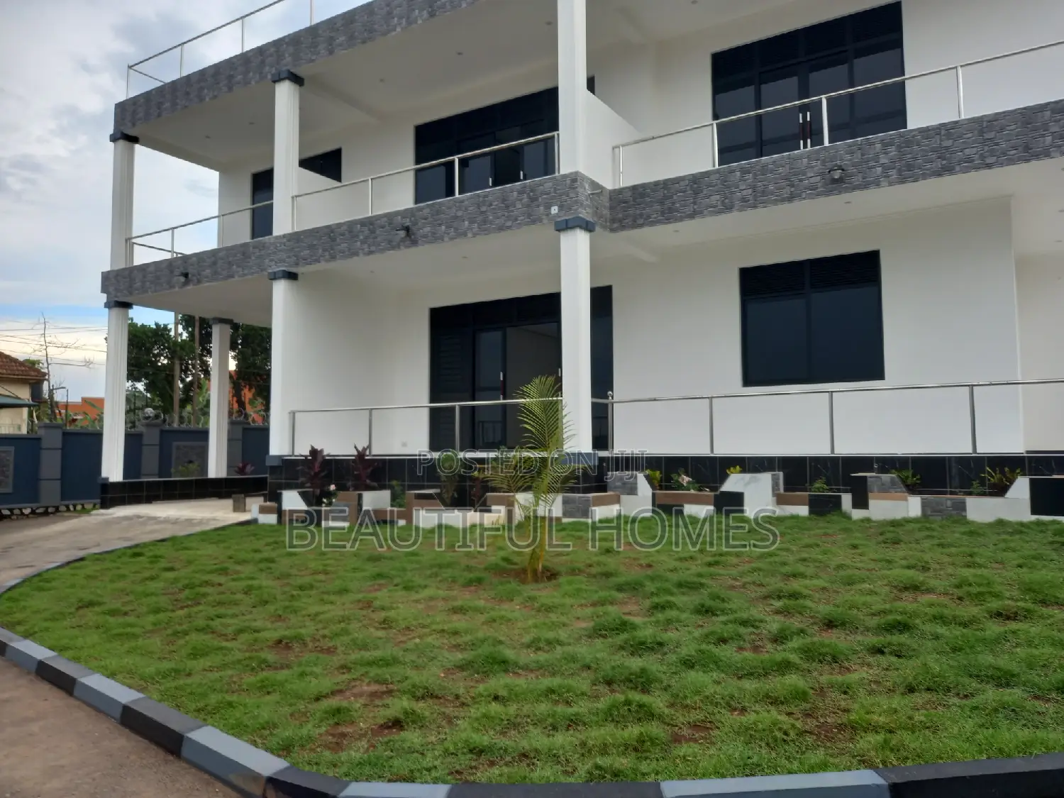 Furnished 6bdrm House in Buwate, Kira for sale in Kira