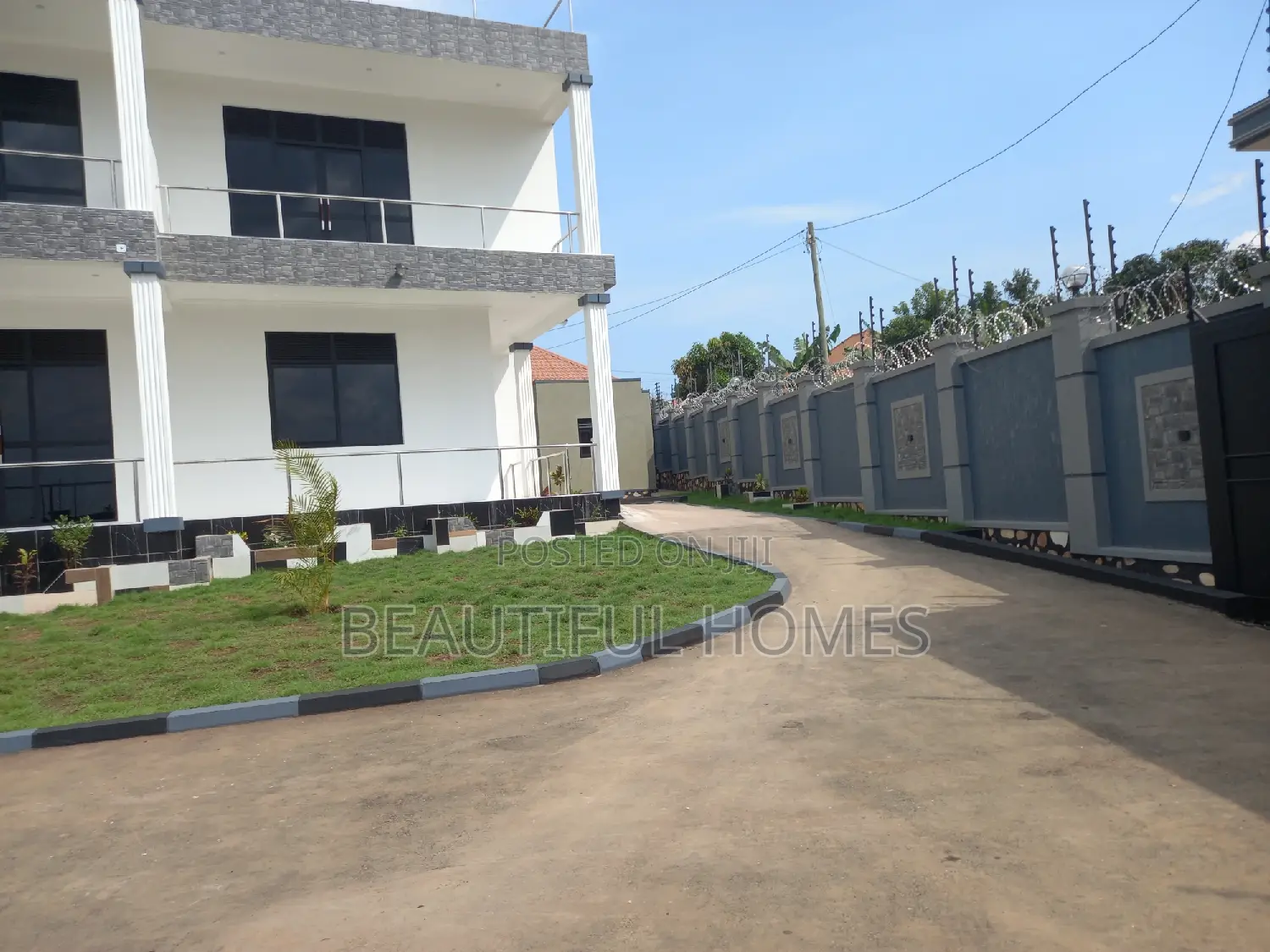Furnished 6bdrm Mansion in Buwate Kira for sale in Kira