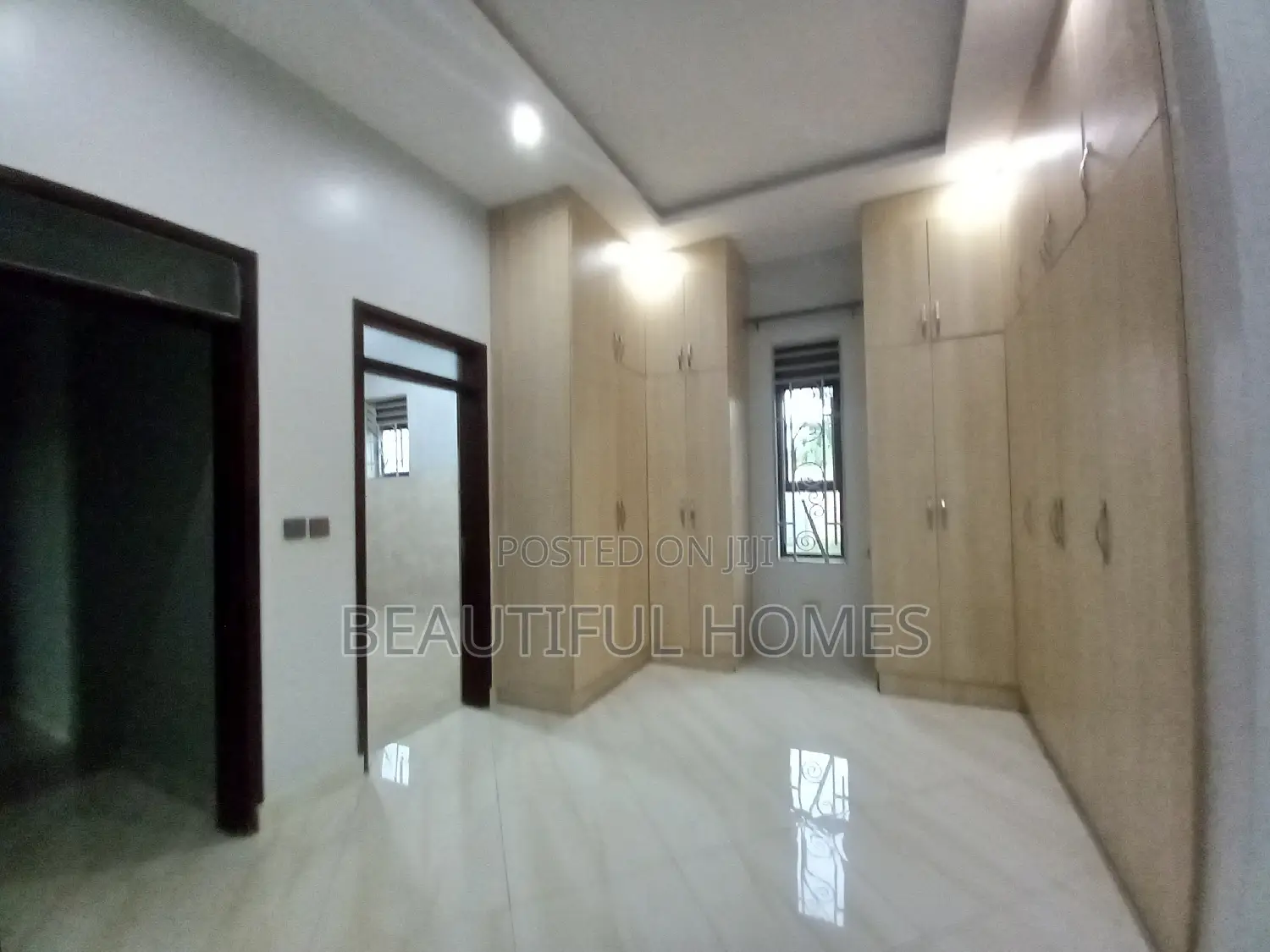 Furnished 6bdrm Mansion in Kira Upscale for sale in Kira