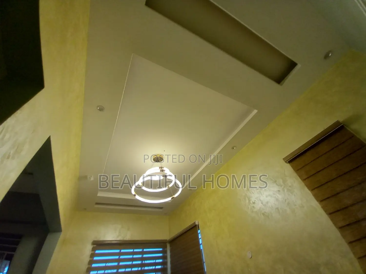 Furnished 6bdrm Mansion in Kira Upscale for sale in Kira