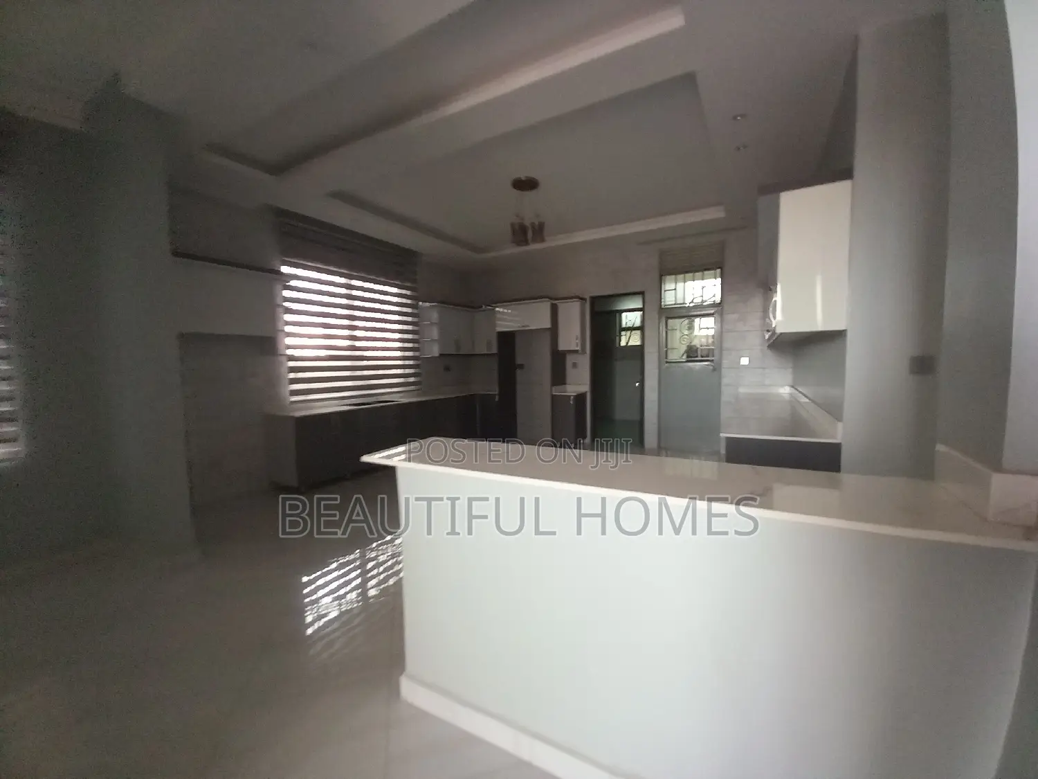 Furnished 6bdrm Duplex in Kira Gorgeous for sale in Kira