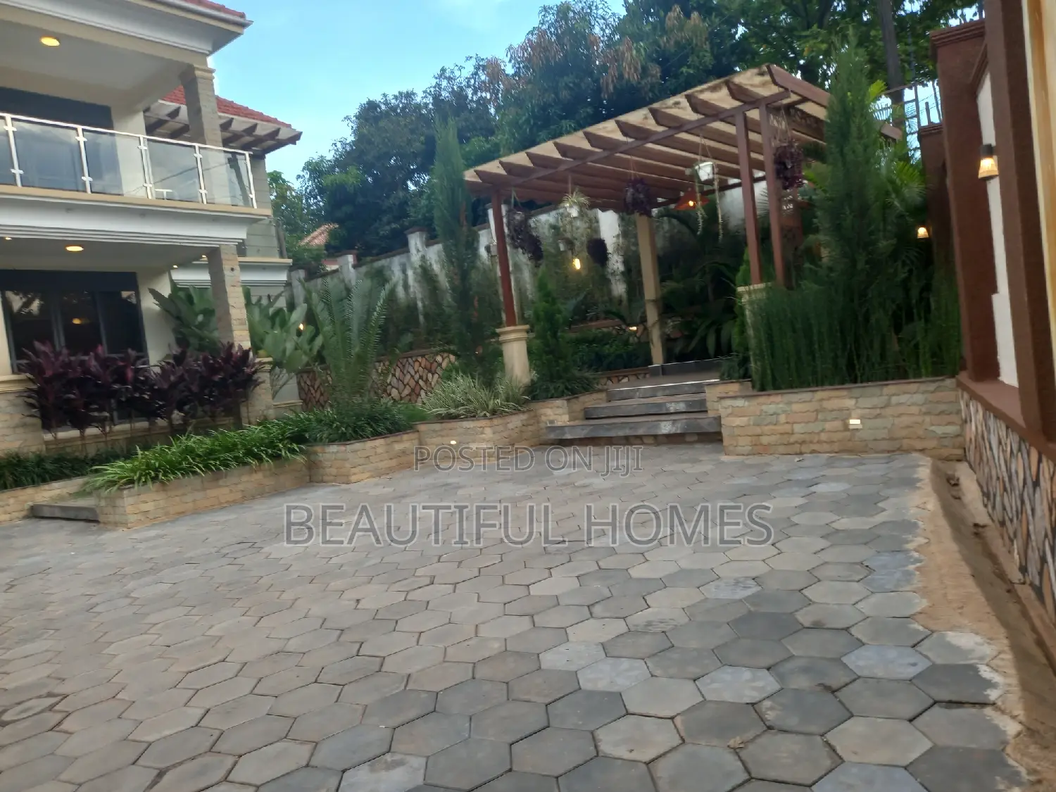 Furnished 7bdrm Mansion in Kyanja Rich, Nakawa for sale in Nakawa