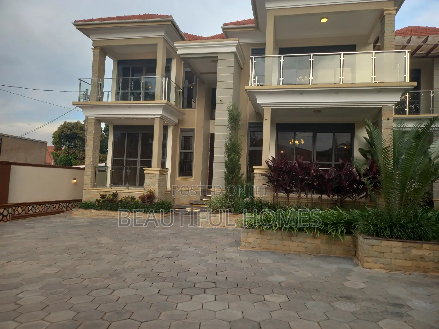 Furnished 7bdrm Mansion in Kyanja Corporate, Nakawa for sale in Nakawa