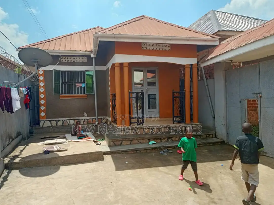 5bdrm House in Nansana Kabumbi, Division A for sale in Division A
