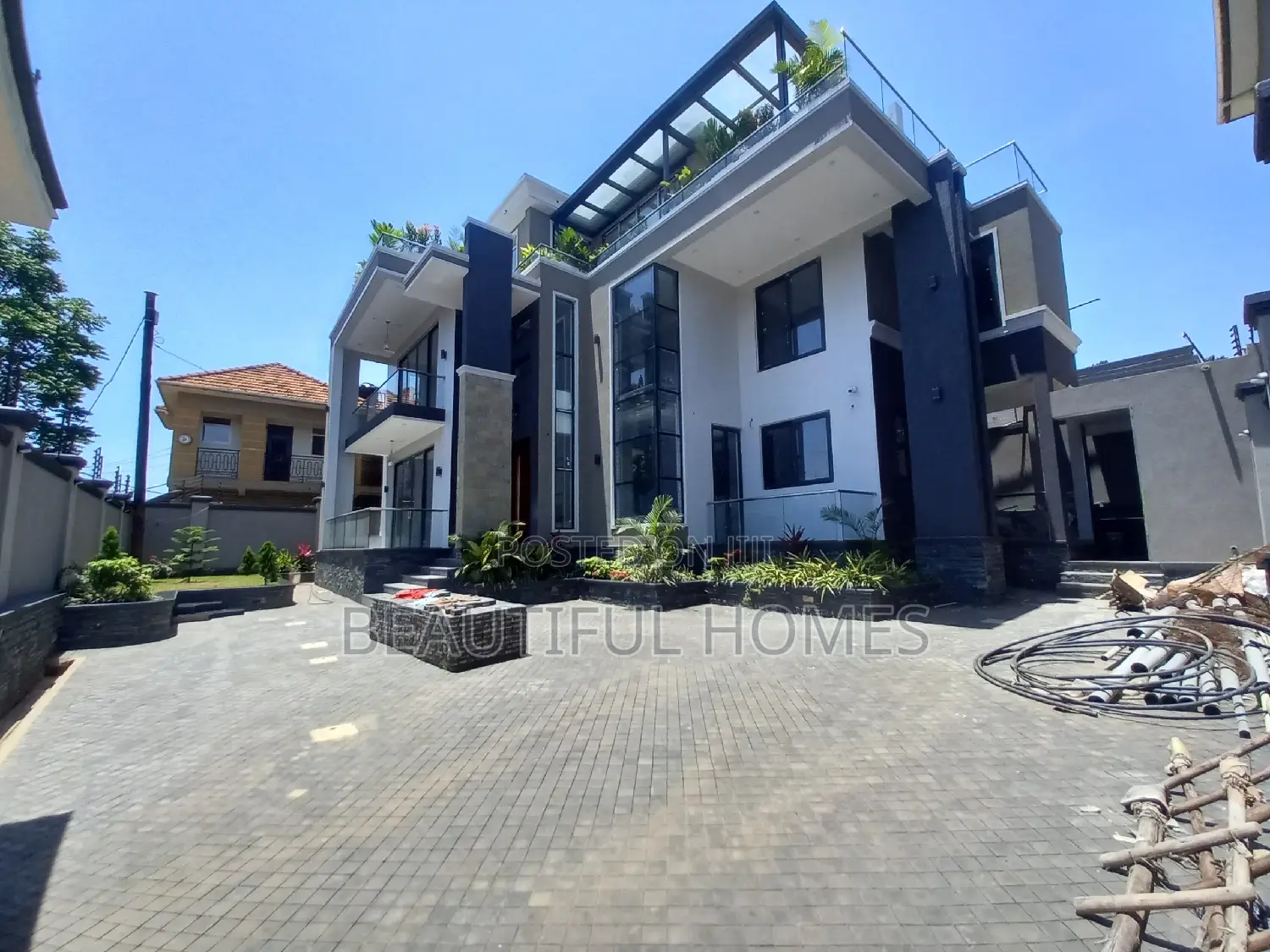 Furnished 6bdrm Duplex in Kya, Nakawa for sale in Nakawa