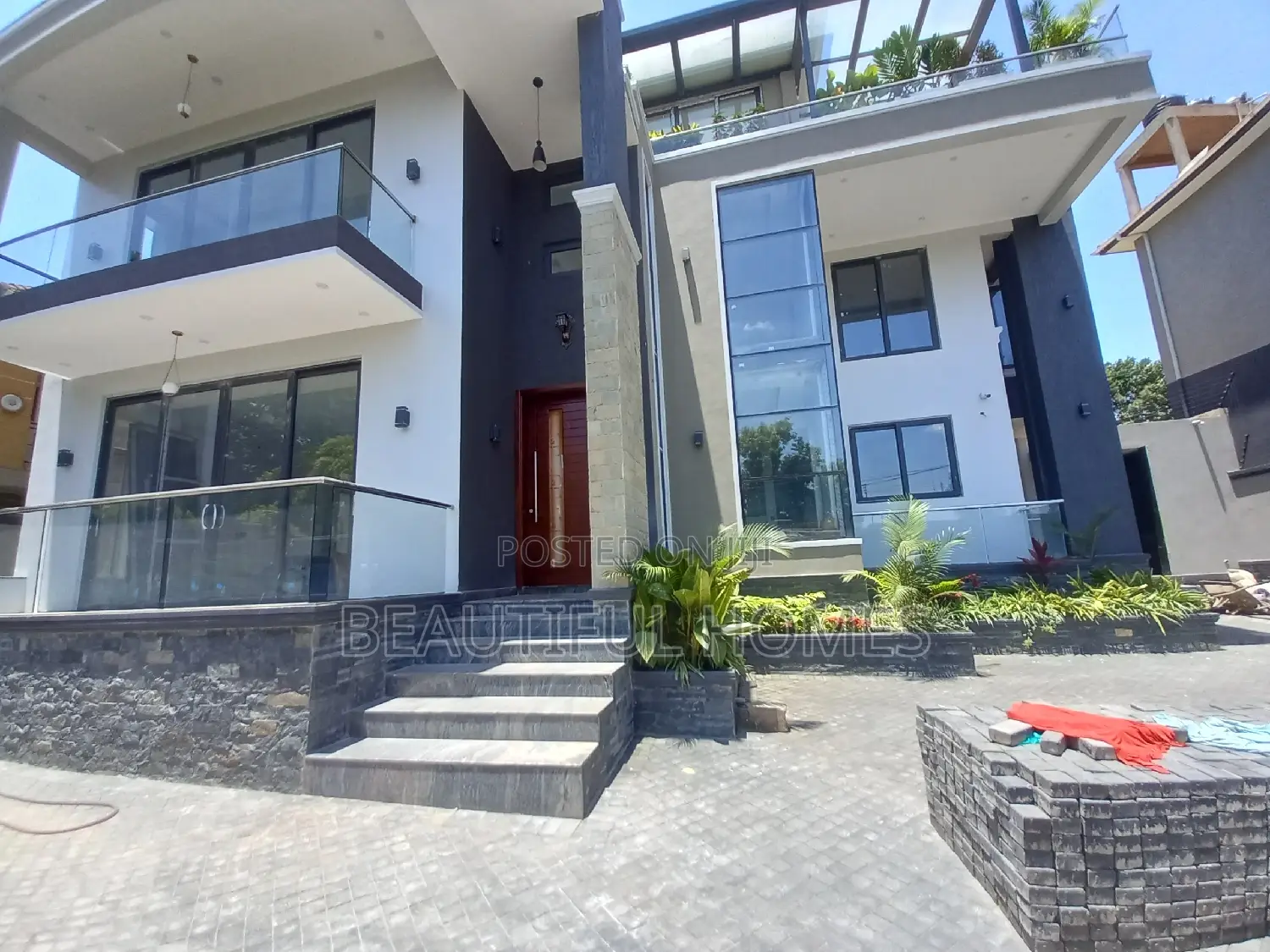 Furnished 6bdrm Duplex in Kya, Nakawa for sale in Nakawa