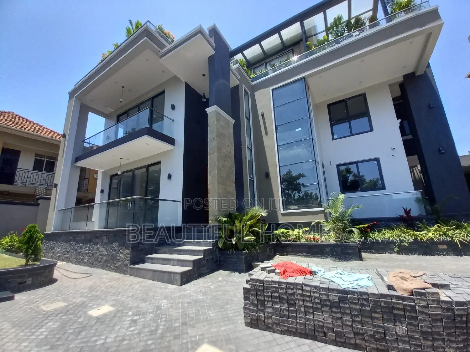 Furnished 6bdrm Duplex in Kyanja, Central Division for sale in Central Division