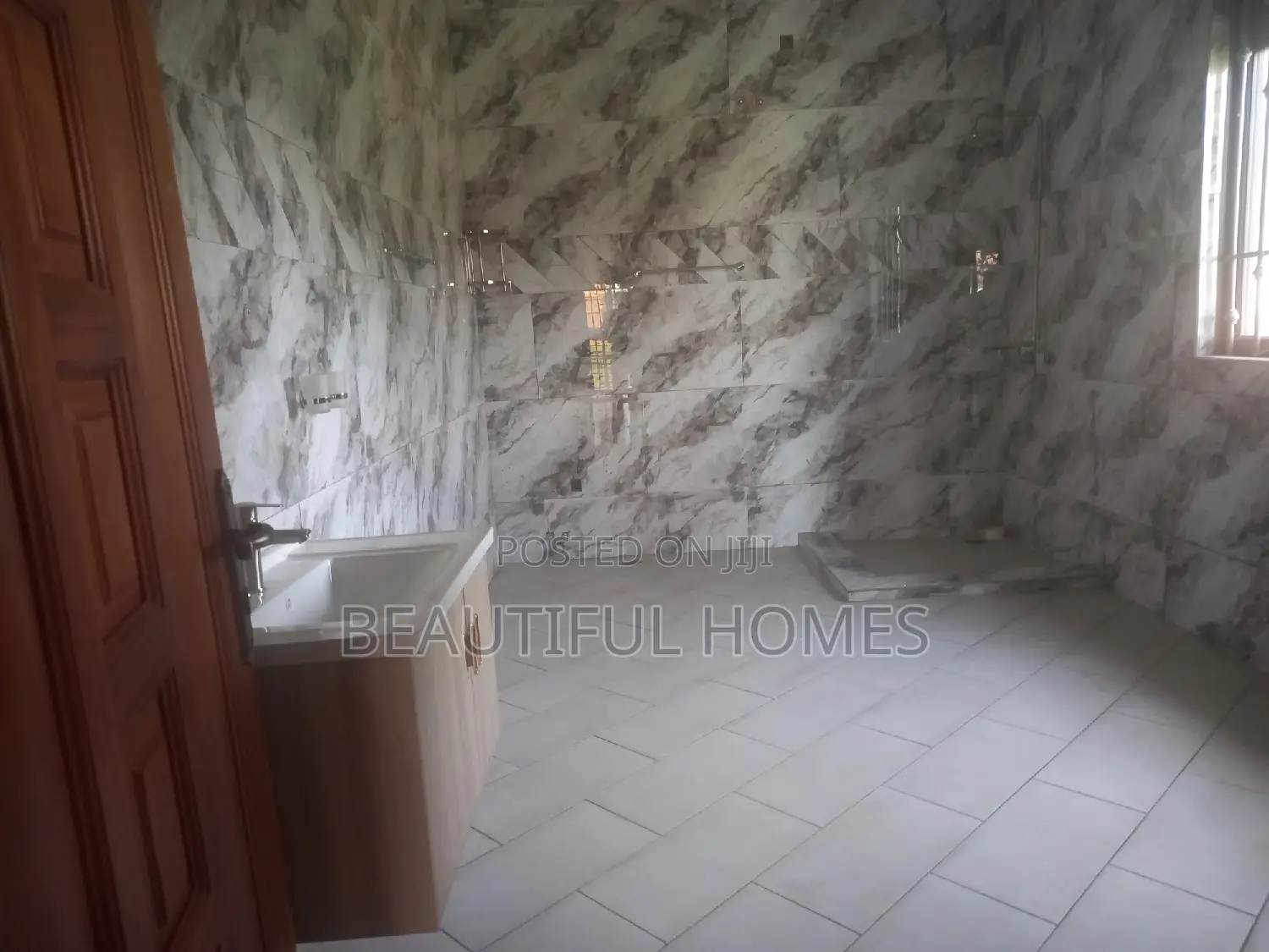 Furnished 7bdrm Mansion in Kisaasi, Central Division for sale in Central Division