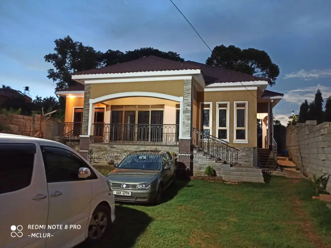 3bdrm Bungalow in Mutundwe Heights, Division A for sale in Division A