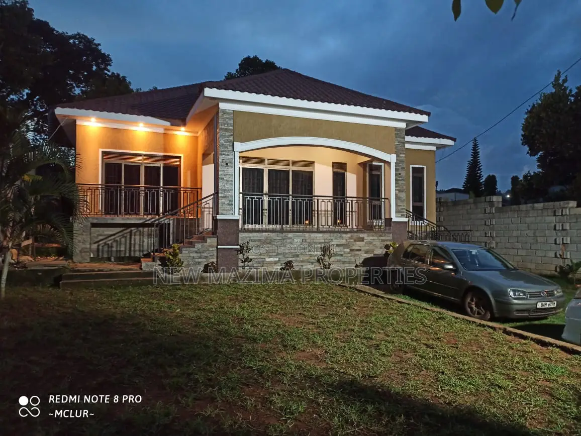 3bdrm Bungalow in Mutundwe Heights, Division A for sale in Division A