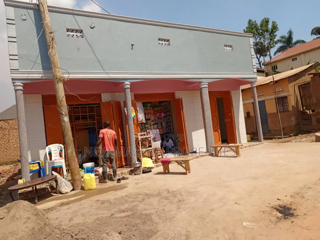 Busy Three Commercial Shops With More Single Onsale Nansana in Division A