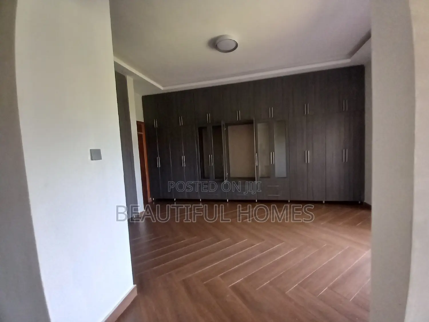 Furnished 7bdrm Mansion in Kisaasi, Central Division for sale in Central Division