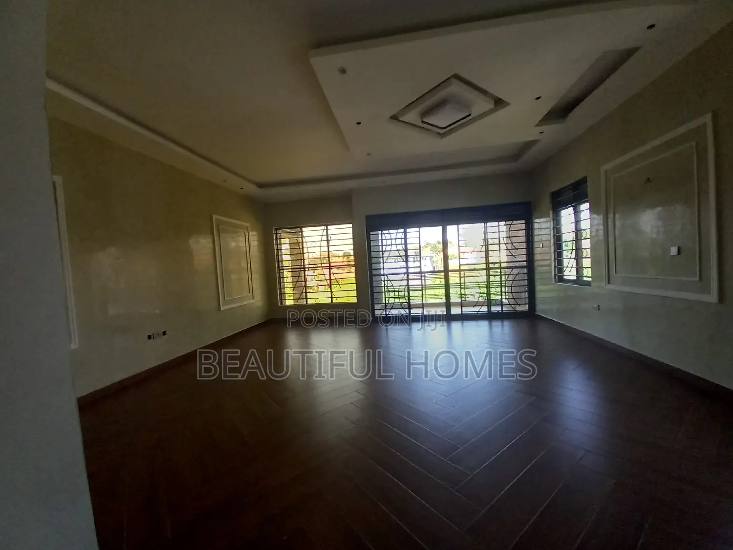 Furnished 7bdrm Mansion in Kisaasi, Central Division for sale in Central Division