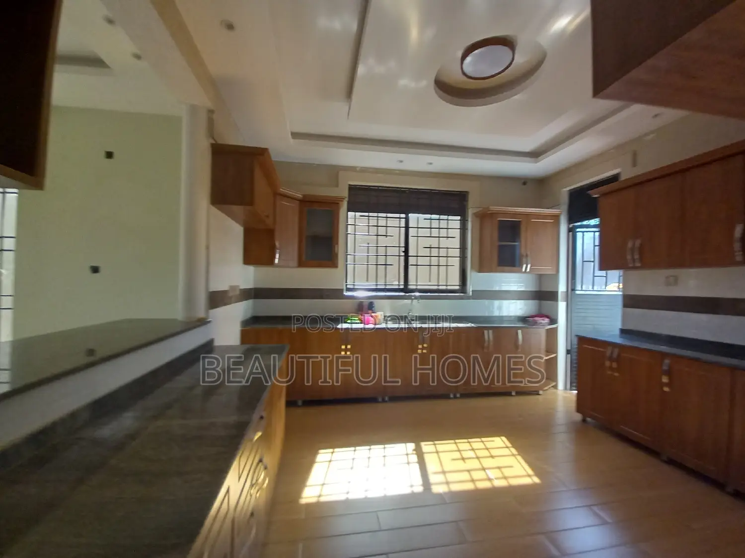 Furnished 5bdrm House in Kisaasi, Nakawa for sale in Nakawa
