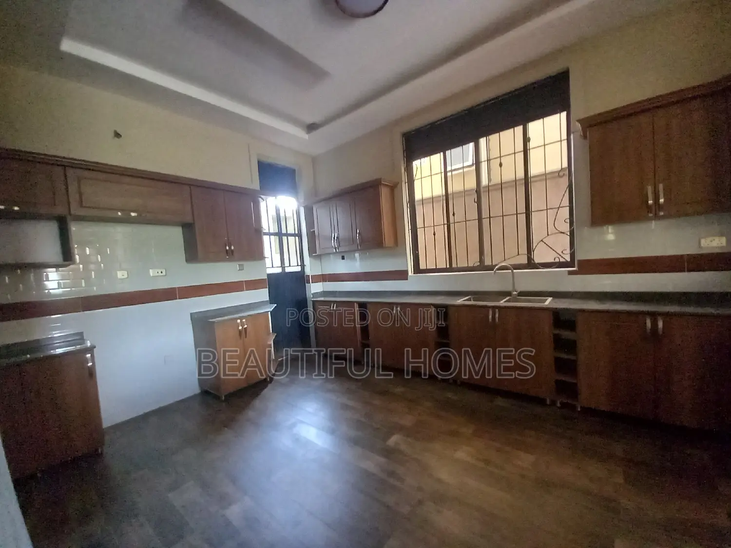 Furnished 6bdrm Mansion in Kisaasi, Nakawa for sale in Nakawa